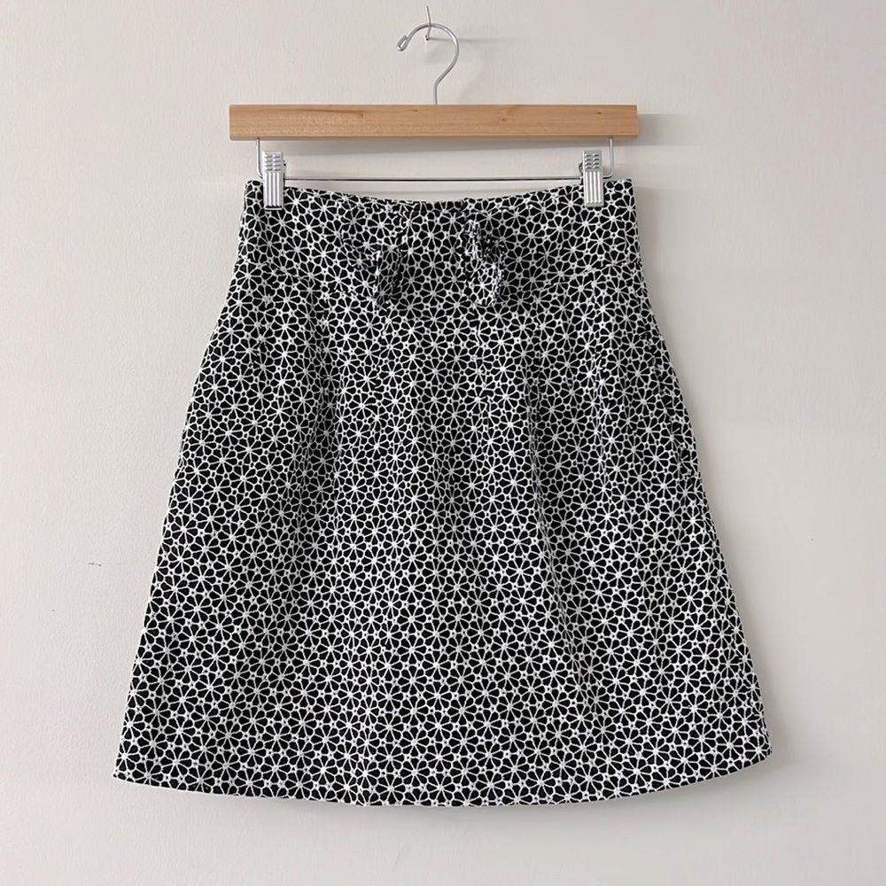 Adrienne Vittadini Woman Cotton floral bow back zipper black and white skirt 2